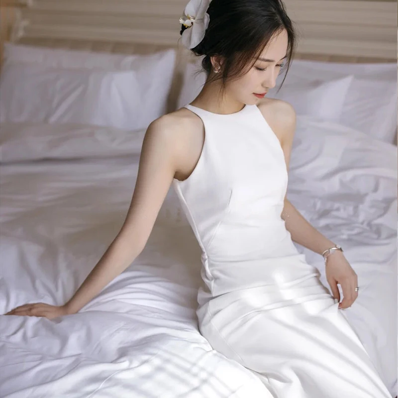 Elegant Simple Bridal Gown Satin Trail Wedding Dress White Fish Tail Entrance Bride Gown Outdoor Lawn Wedding Dress
Elegant Simple Bridal Gown Satin Trail Wedding Dress White Fish Tail Entrance Bride Gown Outdoor Lawn Wedding Dress