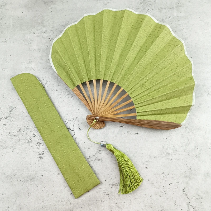 Ретро-вентилятор в оливковом цвете, однотонный, портативный, для повседневного использования, для ханьфу, с бамбуковой рамой, из хлопкового материала
Ретро-вентилятор в оливковом цвете, однотонный, портативный, для повседневного использования, для ханьфу, с бамбуковой рамой, из хлопкового материала