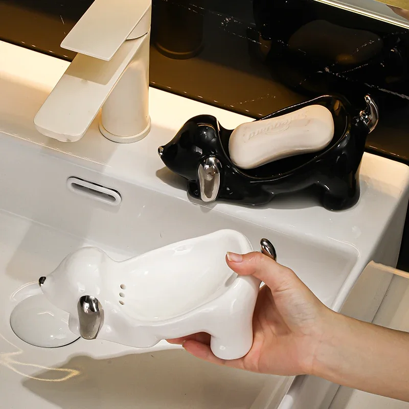 Милый мультяшный сливной мыльница, креативный домашний керамический колбаса, собака, без накопления воды, раковина, держатель для мыльницы, держатель для мыла
Милый мультяшный сливной мыльница, креативный домашний керамический колбаса, собака, без накопления воды, раковина, держатель для мыльницы, держатель для мыла