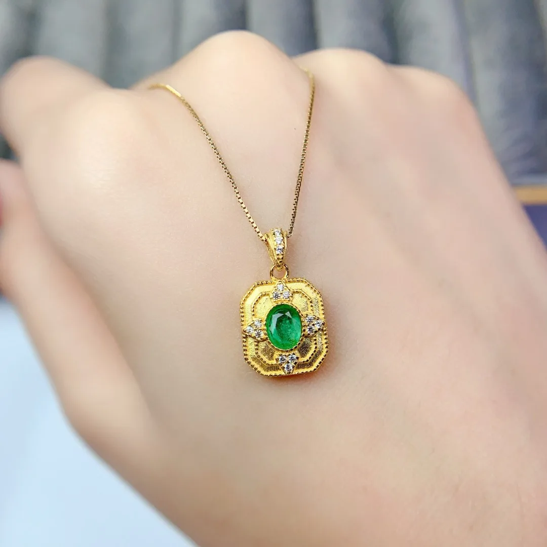Natural Emerald Pendant S925 Pure Silver Fashion Jewelry Shimmering Green Gemstone Premium Daily Wear Decor
Natural Emerald Pendant S925 Pure Silver Fashion Jewelry Shimmering Green Gemstone Premium Daily Wear Decor