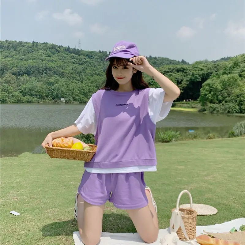 Trendy Women Summer Two Piece Set Short Sleeve Shorts Comfortable Loose Fit Sporty Casual Fashionable Youthful Streetwear
Trendy Women Summer Two Piece Set Short Sleeve Shorts Comfortable Loose Fit Sporty Casual Fashionable Youthful Streetwear