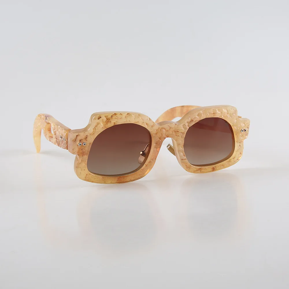 Женские солнцезащитные очки, мужские уникальные винтажные нерегулярные оптические очки, толстые полые поляризационные солнцезащитные очки ручной работы с медовым рогом 
Женские солнцезащитные очки, мужские уникальные винтажные нерегулярные оптические очки, толстые полые поляризационные солнцезащитные очки ручной работы с медовым рогом