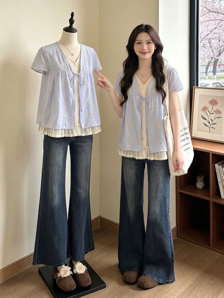 Light Blue V-Neck Short Sleeve Shirt Women's plus Size Doll Shirt Korean Style Commute Fashion Loose Fit Summer New Arrival
Light Blue V-Neck Short Sleeve Shirt Women's plus Size Doll Shirt Korean Style Commute Fashion Loose Fit Summer New Arrival