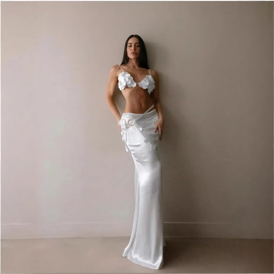Sexy Satin Women's Set Sequine Halter Corset Crop Top And High Waist Long Skirt Suit Two Piece Set Beach Vacation Costume Outfit
Sexy Satin Women's Set Sequine Halter Corset Crop Top And High Waist Long Skirt Suit Two Piece Set Beach Vacation Costume Outfit
