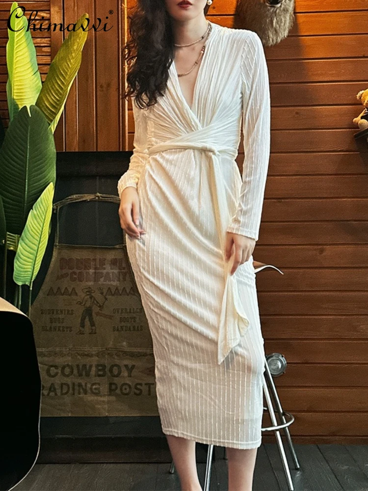 French Elegant Socialite V-neck Long Sleeve High Waist Lace-up Slim Fit Bodycon White Velvet Long Evening Dress for Women Autumn
French Elegant Socialite V-neck Long Sleeve High Waist Lace-up Slim Fit Bodycon White Velvet Long Evening Dress for Women Autumn