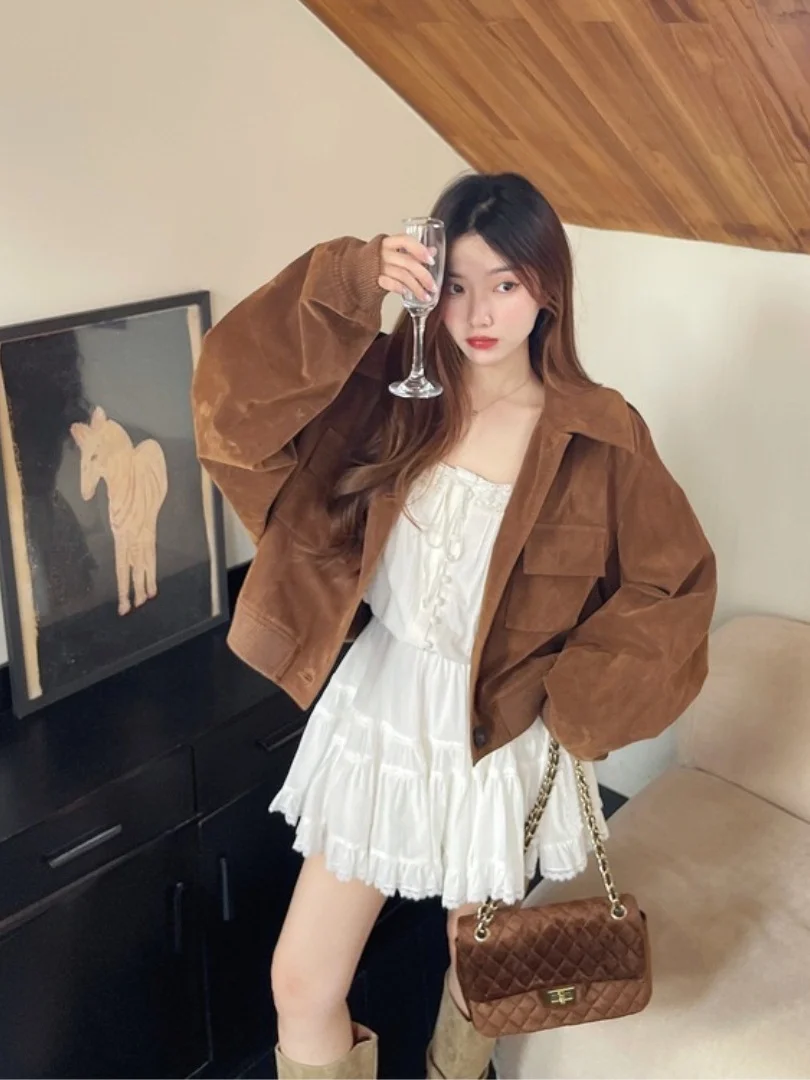 Кожаная куртка Copenhagen Autumn Leather Jaet Miu Series для женщин, модная, для повседневной носки, свободного кроя, с длинными рукавами, однотонная, на пуговицах
Кожаная куртка Copenhagen Autumn Leather Jaet Miu Series для женщин, модная, для повседневной носки, свободного кроя, с длинными рукавами, однотонная, на пуговицах