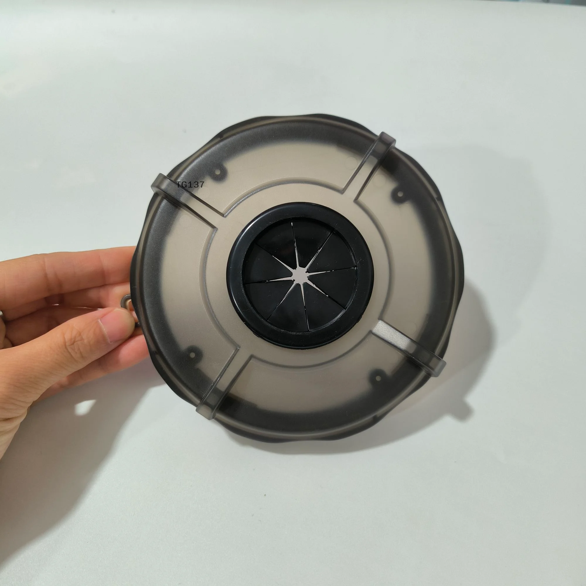 Новая прозрачная черная версия крышки резервуара для воды, запасные части для сельскохозяйственного дрона для T20P/T25/T30/T40/T50
Новая прозрачная черная версия крышки резервуара для воды, запасные части для сельскохозяйственного дрона для T20P/T25/T30/T40/T50