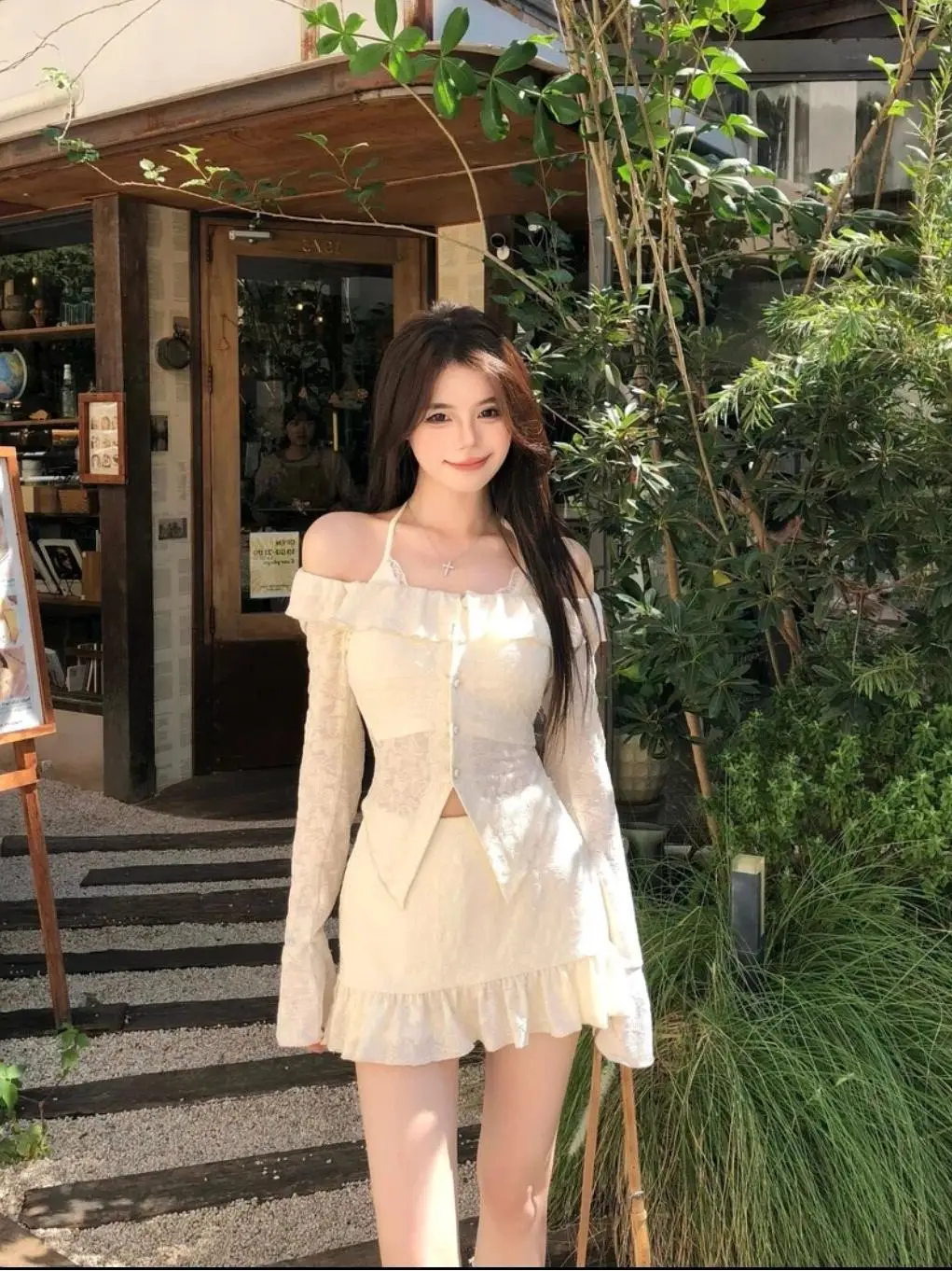 Spring 2025 Trendy Korean Style Three-Piece Set Women's Hot Girl One-Shoulder Cardigan Strap Halter Skirt Fashion Ensemble
Spring 2025 Trendy Korean Style Three-Piece Set Women's Hot Girl One-Shoulder Cardigan Strap Halter Skirt Fashion Ensemble