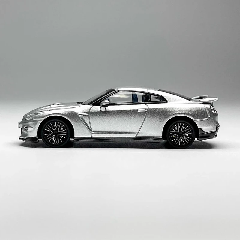 TLV Tomica 1:64 GTR R35 N350a 2025 Alloy Car Model Classics Adult Souvenir Gift Static Display
TLV Tomica 1:64 GTR R35 N350a 2025 Alloy Car Model Classics Adult Souvenir Gift Static Display