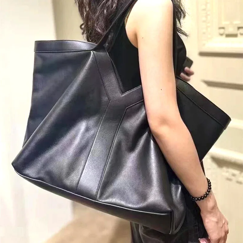 Senior Sense Retro Large Capacity Armpit Tote Bag Women Genuine Leather Shoulder Bag Large Capacity Designed Tote Bag Handbag
Senior Sense Retro Large Capacity Armpit Tote Bag Women Genuine Leather Shoulder Bag Large Capacity Designed Tote Bag Handbag