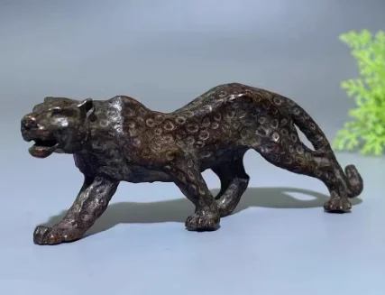 Animal Turtle Collection Old Copper Solid Flower Leopard Ornament Vintage Bronze Artifact Platform Tea Pet
Animal Turtle Collection Old Copper Solid Flower Leopard Ornament Vintage Bronze Artifact Platform Tea Pet