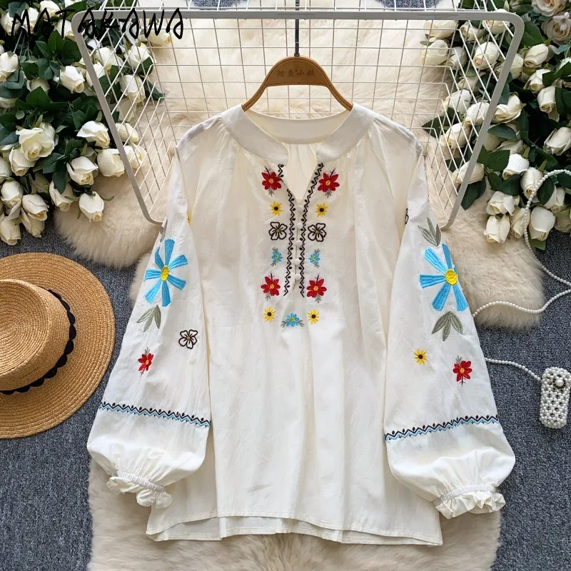Matakawa Bohemian Woman Shirts&blouses Embroidered Flowers Lantern Sleeve Retro Blusas Mujer Spring Autumn Sweet Camisas
Matakawa Bohemian Woman Shirts&blouses Embroidered Flowers Lantern Sleeve Retro Blusas Mujer Spring Autumn Sweet Camisas