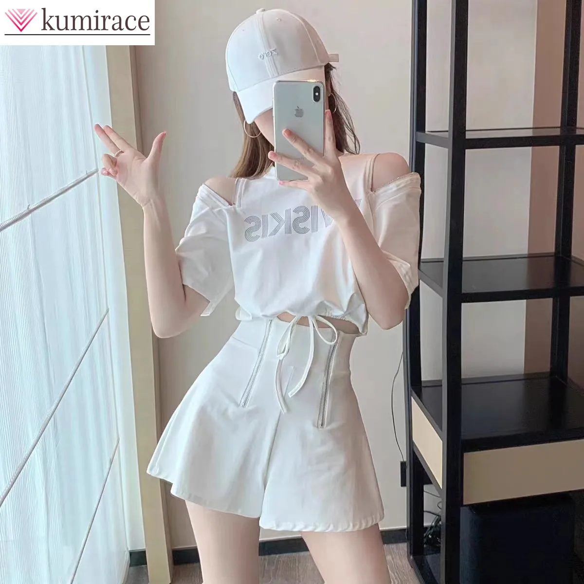 Fashion suit women's spring and summer new style loose and sexy short sleeved top casual shorts two-piece set
Fashion suit women's spring and summer new style loose and sexy short sleeved top casual shorts two-piece set