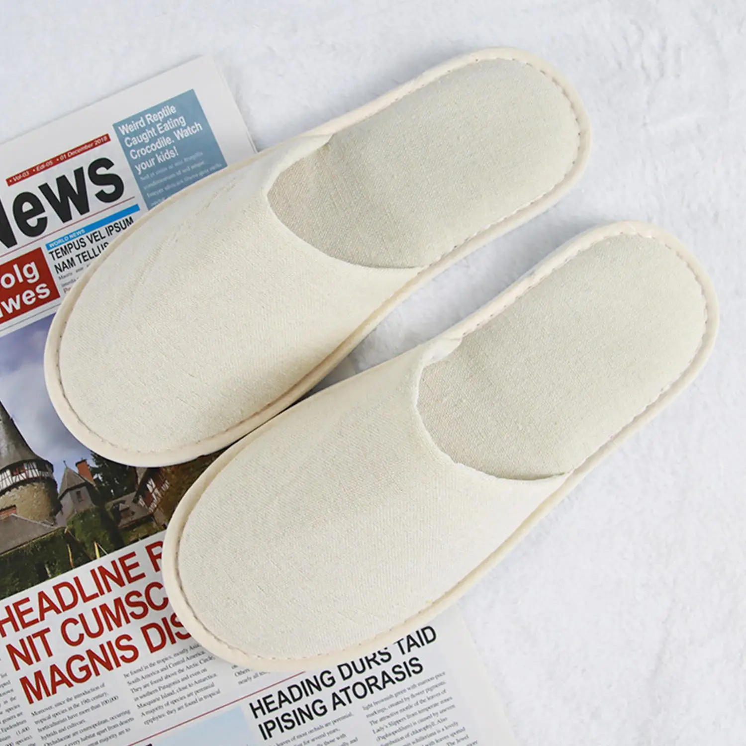 1Pair Simple Breathable Slippers Hotel Disposable Supplies Home Bathroom Non-Slip Slippers Thick Bottom Household Accessories
1Pair Simple Breathable Slippers Hotel Disposable Supplies Home Bathroom Non-Slip Slippers Thick Bottom Household Accessories