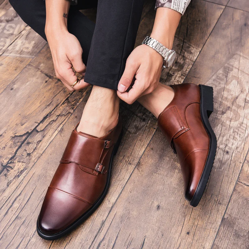 Leather Men Dress Shoes Men Brogue British Oxford Formal Shoes Male Gentleman Leather Retro Party Wedding Shoes Buckle Strap
Leather Men Dress Shoes Men Brogue British Oxford Formal Shoes Male Gentleman Leather Retro Party Wedding Shoes Buckle Strap