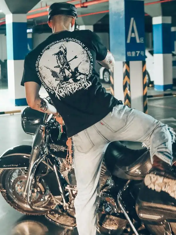 2025 Trendy Brand Rock Band Punk Heavy Metal Print Graphic T-shirt Men's Short Sleeve T-shirt High Quality Men's Clothing
2025 Trendy Brand Rock Band Punk Heavy Metal Print Graphic T-shirt Men's Short Sleeve T-shirt High Quality Men's Clothing