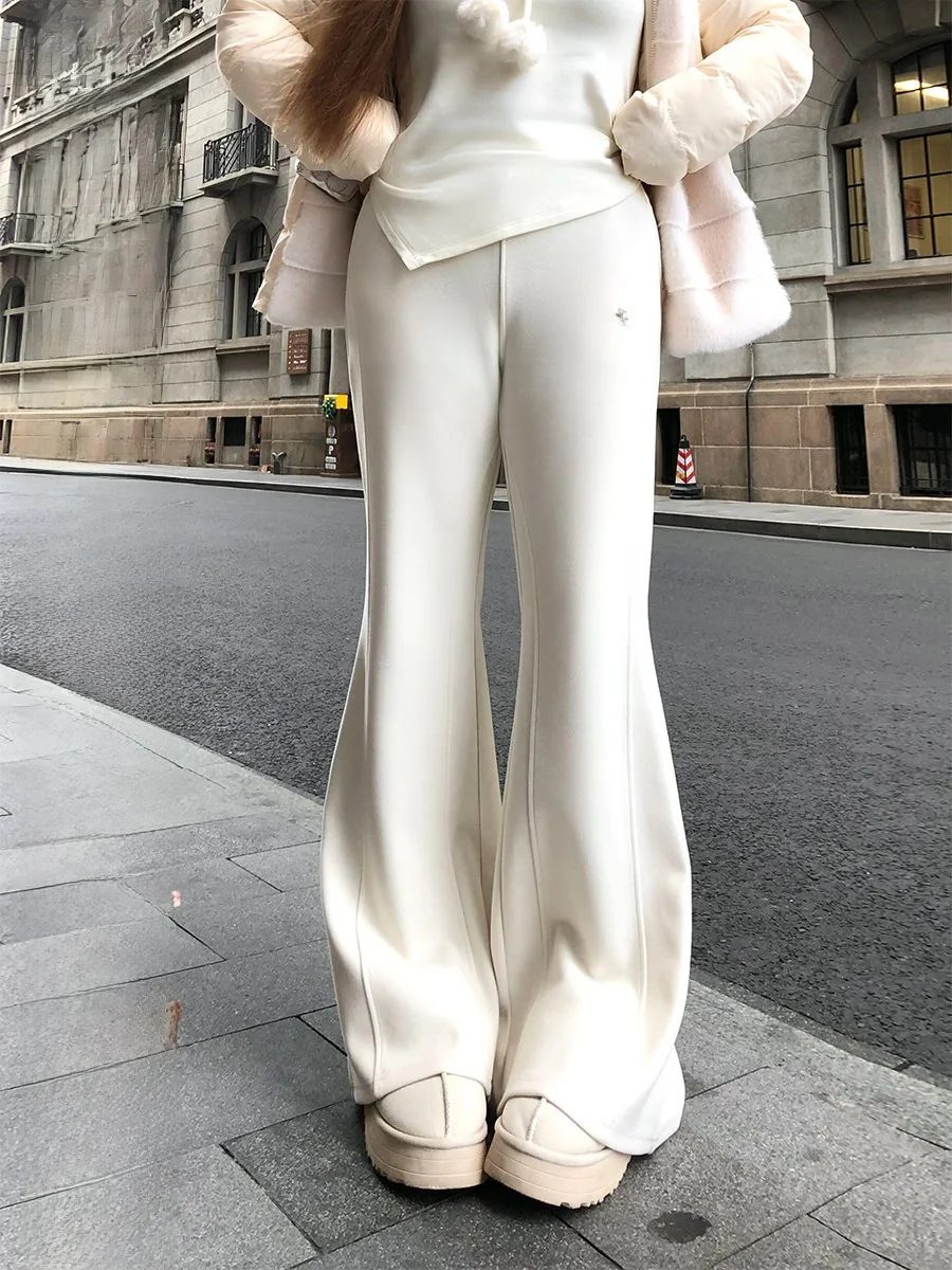 Annie Metal Logo Decorated Slim Fit Bell Bottom Casual Pants Women plus Size Warm Trousers for New Year Casual Wear
Annie Metal Logo Decorated Slim Fit Bell Bottom Casual Pants Women plus Size Warm Trousers for New Year Casual Wear