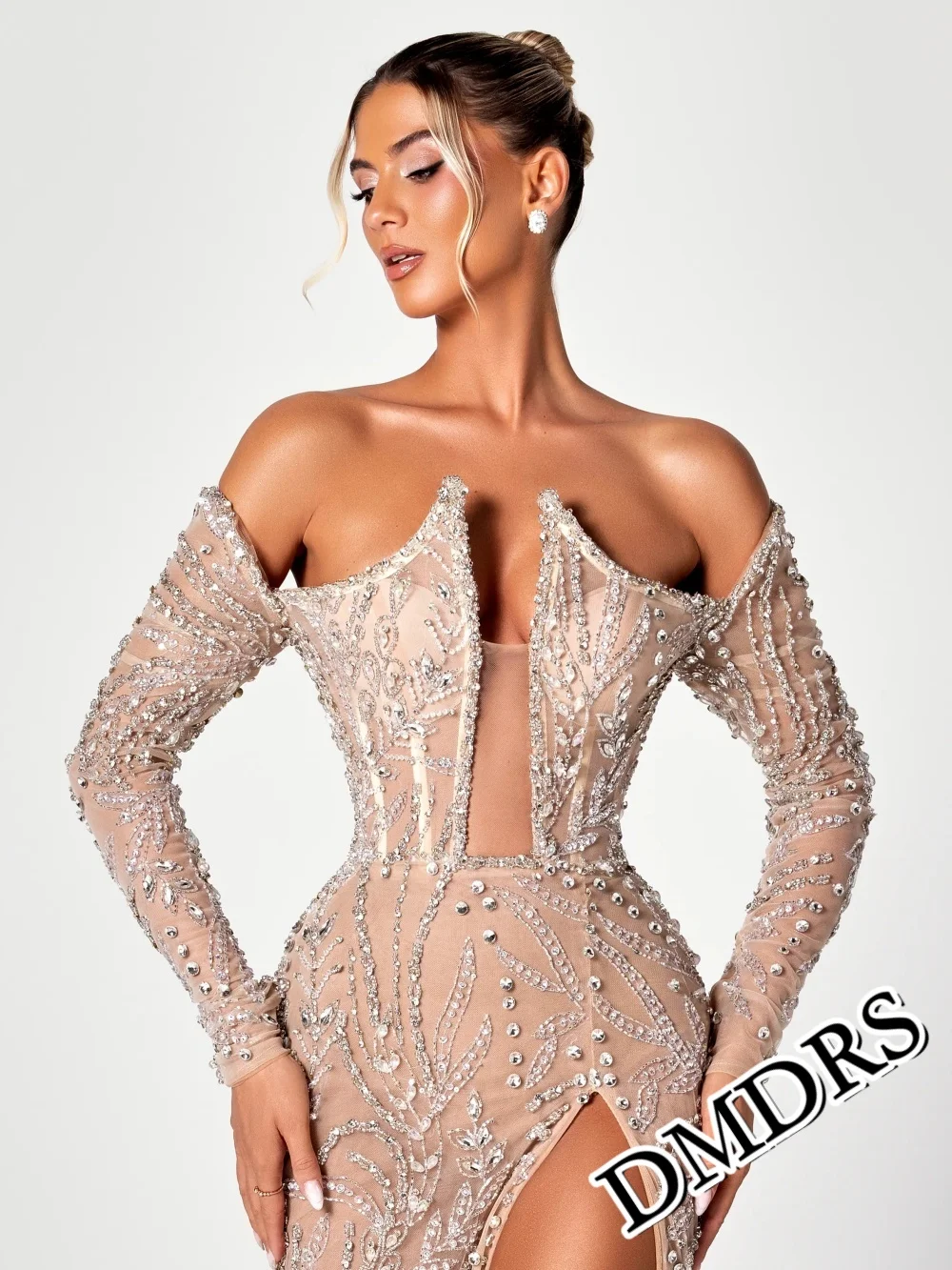 DMDRS Charming Off-Shoulder Crystal Evening Dress 2026 Romantic Long-Sleeve Party Gown Classic A-Line Floor-Length Party Dresses
DMDRS Charming Off-Shoulder Crystal Evening Dress 2026 Romantic Long-Sleeve Party Gown Classic A-Line Floor-Length Party Dresses