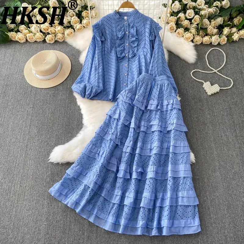 HKSH Autumn New Women Two-piece Set Hollow Out Stand Collar Long Sleeve Single Breasted Shirt Layered Ruffles Sweet Skirt HK9476
HKSH Autumn New Women Two-piece Set Hollow Out Stand Collar Long Sleeve Single Breasted Shirt Layered Ruffles Sweet Skirt HK9476