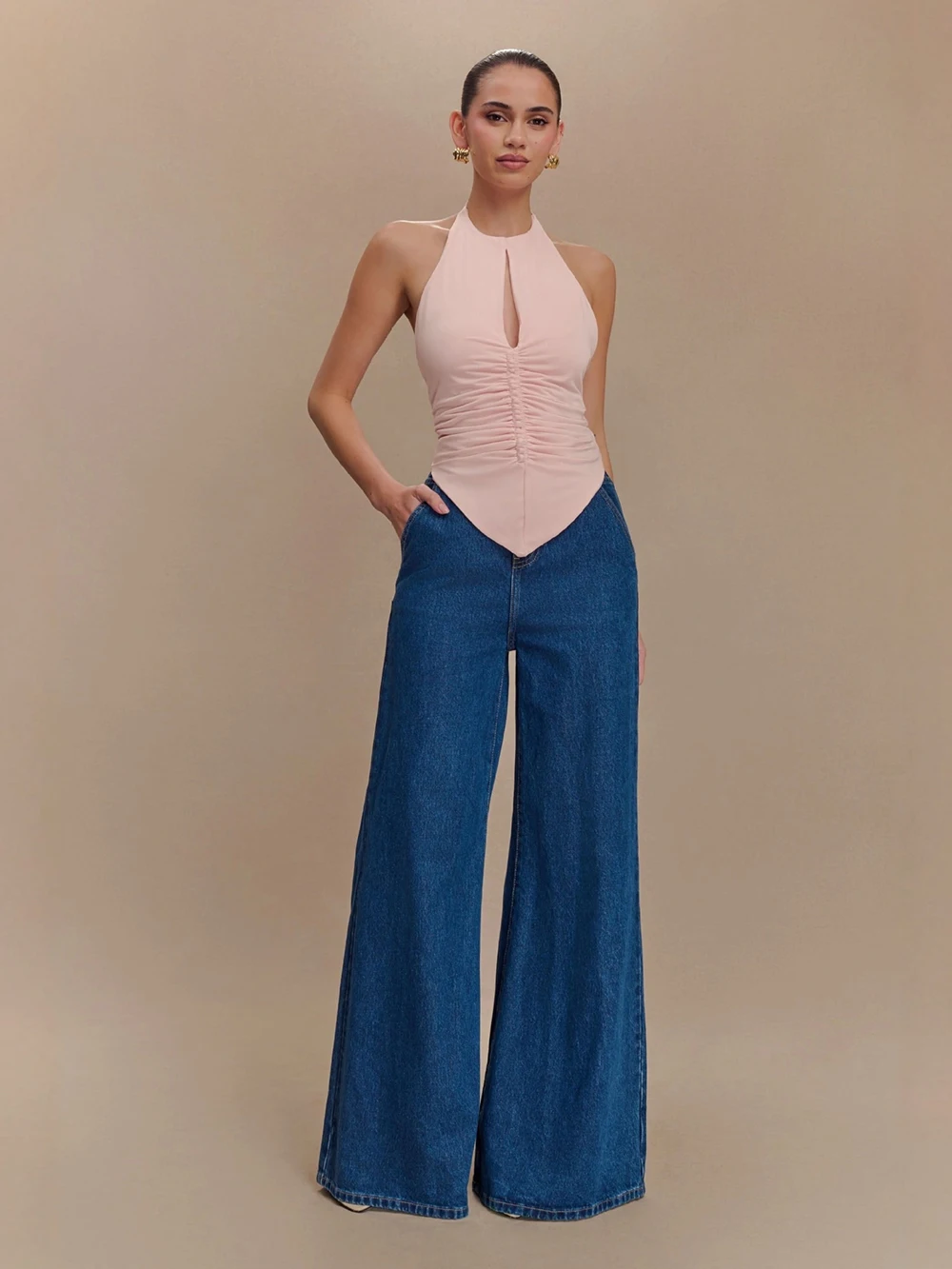 2025 Autumn/Winter New Fashionable Hanging Neck Top Irregular Sexy Hot Girl Bareback T-shirt Tank Top
2025 Autumn/Winter New Fashionable Hanging Neck Top Irregular Sexy Hot Girl Bareback T-shirt Tank Top