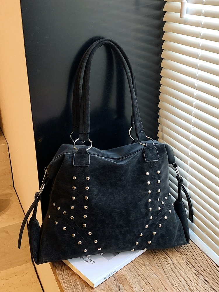 Ретро Гонконгская большая сумка-тоут Capaci с заклепками, пригородная женская сумка, модная осенне-зимняя сумка, дорожная сумка
Ретро Гонконгская большая сумка-тоут Capaci с заклепками, пригородная женская сумка, модная осенне-зимняя сумка, дорожная сумка