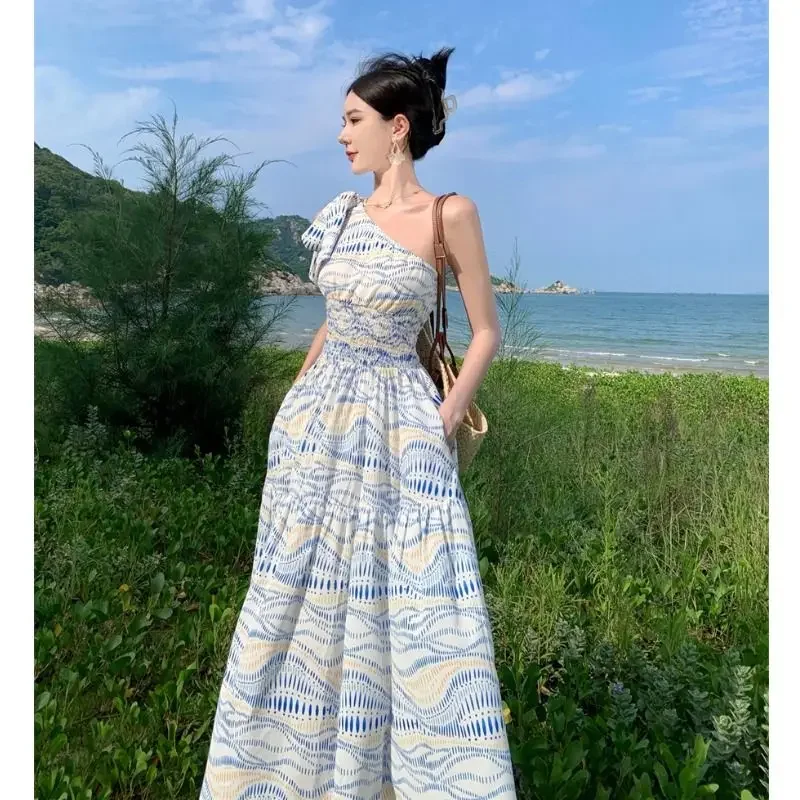 Off-shoulder Striped Strap Dress, Elegant Waist-cinching Dress, Holiday Beach Long Dress
Off-shoulder Striped Strap Dress, Elegant Waist-cinching Dress, Holiday Beach Long Dress