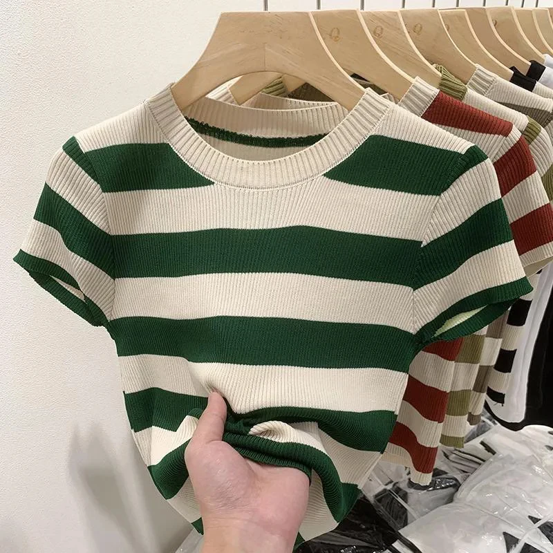 New Women's Sweater 2026 Spring Summer O-neck Striped Short Sleeve Knitted T-shirt Korean Casual Pullovers Slim Top
New Women's Sweater 2026 Spring Summer O-neck Striped Short Sleeve Knitted T-shirt Korean Casual Pullovers Slim Top