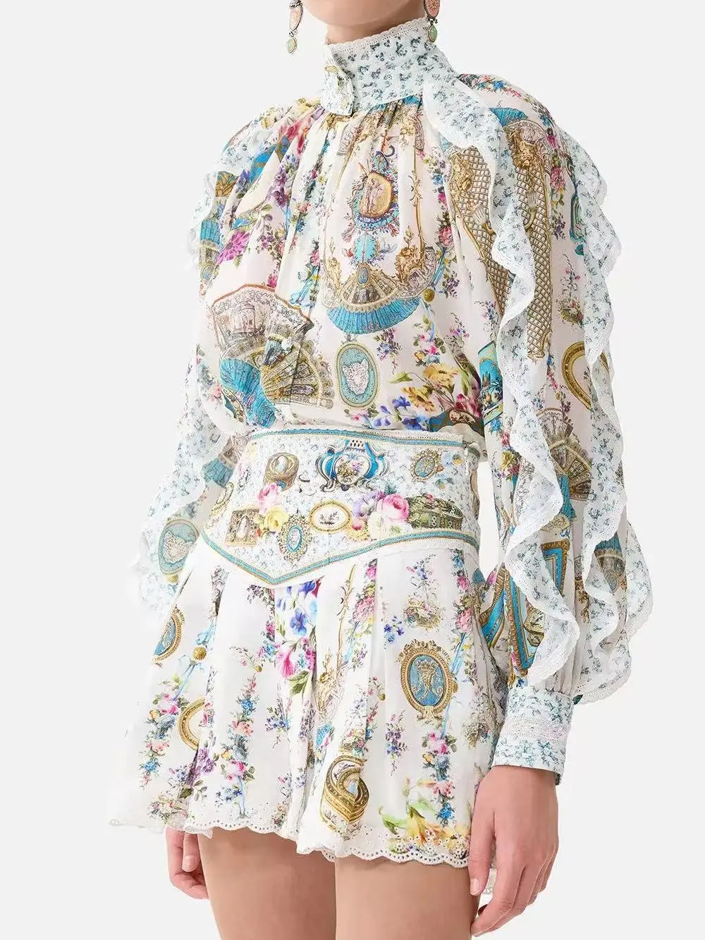 2026 Women Crystal Beaded Flower Print Set Stand Collar Lantern Sleeve Silk Cotton Shirt + Lace Spliced High Waist Linen Shorts
2026 Women Crystal Beaded Flower Print Set Stand Collar Lantern Sleeve Silk Cotton Shirt + Lace Spliced High Waist Linen Shorts