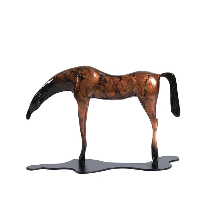 Retro Abstract Horse Sculpture Crafts Indoor Aesthetic Decoration Irregular Copper-colored Horse Animal Statue Office Decoration
Retro Abstract Horse Sculpture Crafts Indoor Aesthetic Decoration Irregular Copper-colored Horse Animal Statue Office Decoration