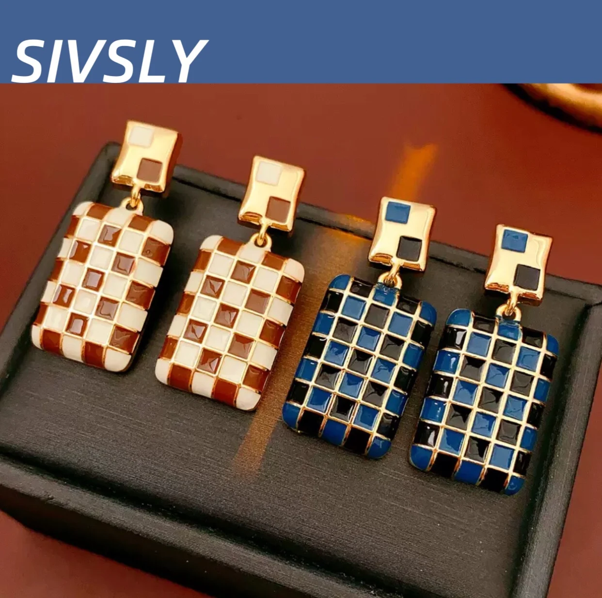 Drip oil rectangular-shaped earrings, stylish, retro, simple, versatile, ear studs, luxurious, high-end ear accessories.
Drip oil rectangular-shaped earrings, stylish, retro, simple, versatile, ear studs, luxurious, high-end ear accessories.