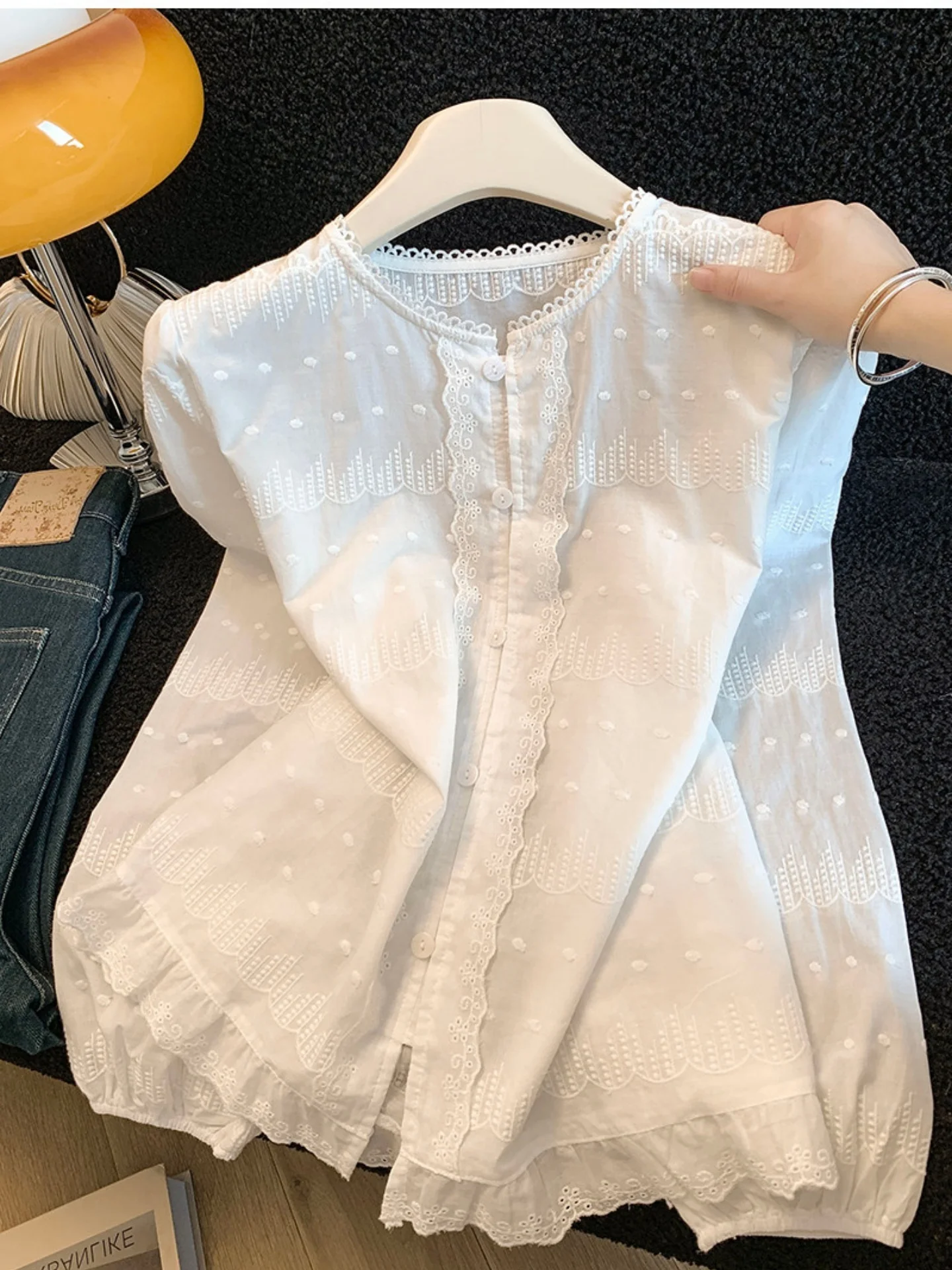 New Chinese Style Lace Trim Shirt Women's Loose Long Sleeve Spring 2026 Fashionable Ageless Versatile Cotton Gauze Top
New Chinese Style Lace Trim Shirt Women's Loose Long Sleeve Spring 2026 Fashionable Ageless Versatile Cotton Gauze Top