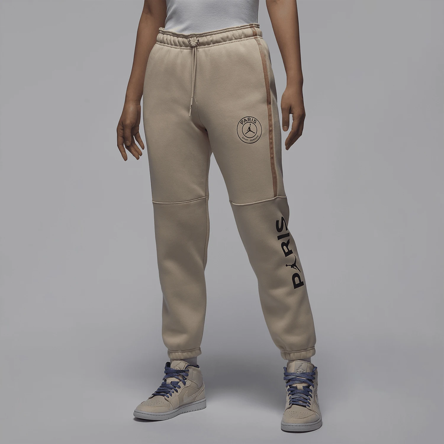 Nike genuine JORDAN women's plush warm knitted leg tied pants FN5179-126
Nike genuine JORDAN women's plush warm knitted leg tied pants FN5179-126