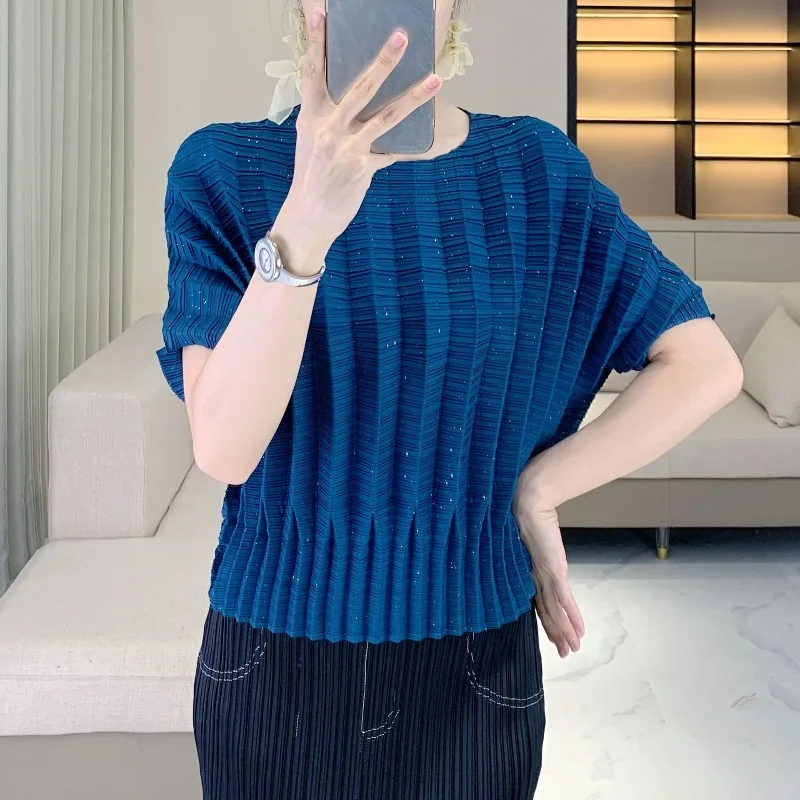 Miyake Pleated T-Shirt 2026 New Fashion Short Sleeve Loose Simple Fashion Sequin Simple Elastic Lightweight Top Women's Clothing
Miyake Pleated T-Shirt 2026 New Fashion Short Sleeve Loose Simple Fashion Sequin Simple Elastic Lightweight Top Women's Clothing
