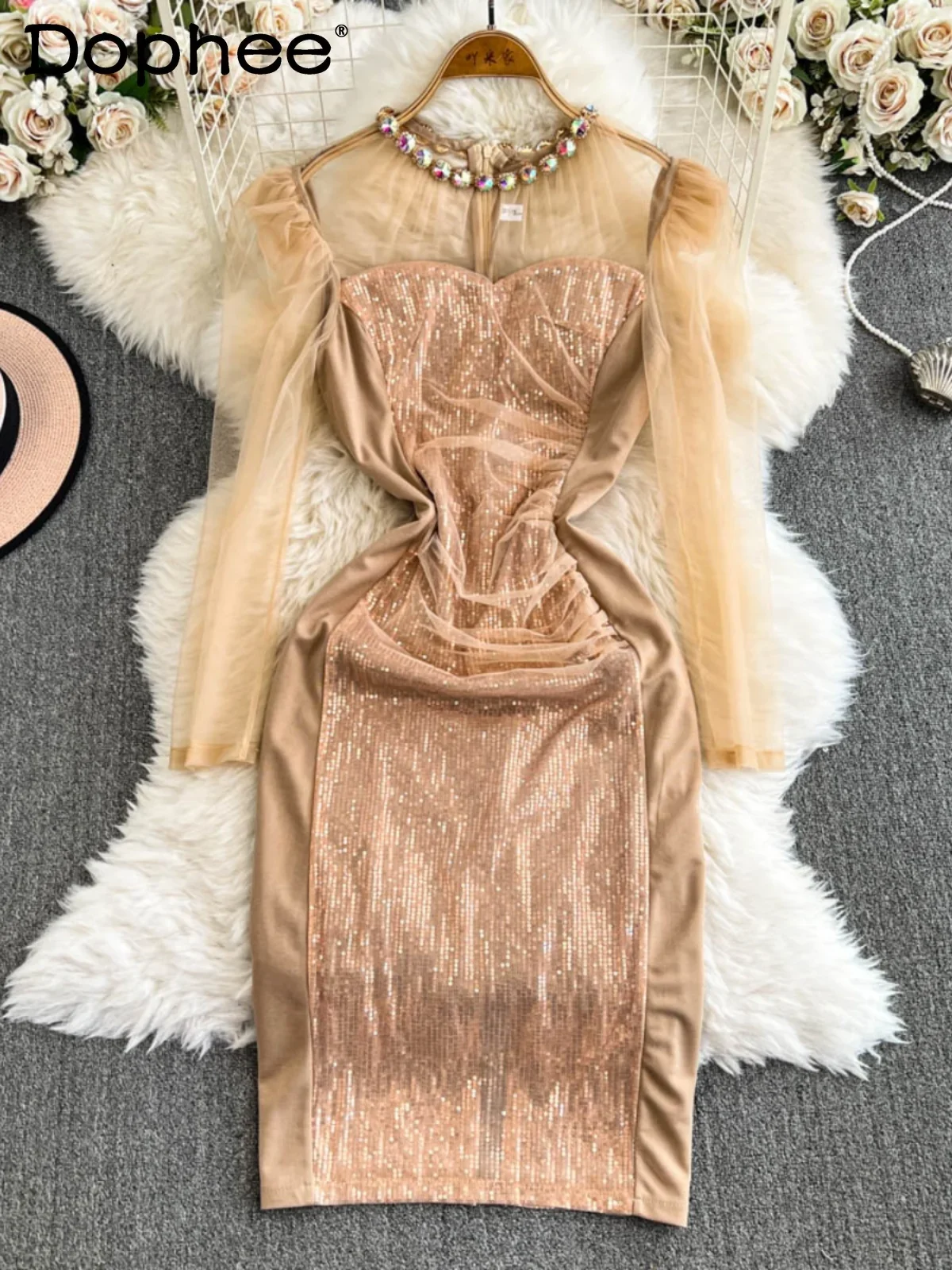 French Banquet Sparkling Diamond-encrusted Dress Women's Summer Mesh Stitching Slim Sexy Long-sleeved Slim-fitting Evening Dress
French Banquet Sparkling Diamond-encrusted Dress Women's Summer Mesh Stitching Slim Sexy Long-sleeved Slim-fitting Evening Dress