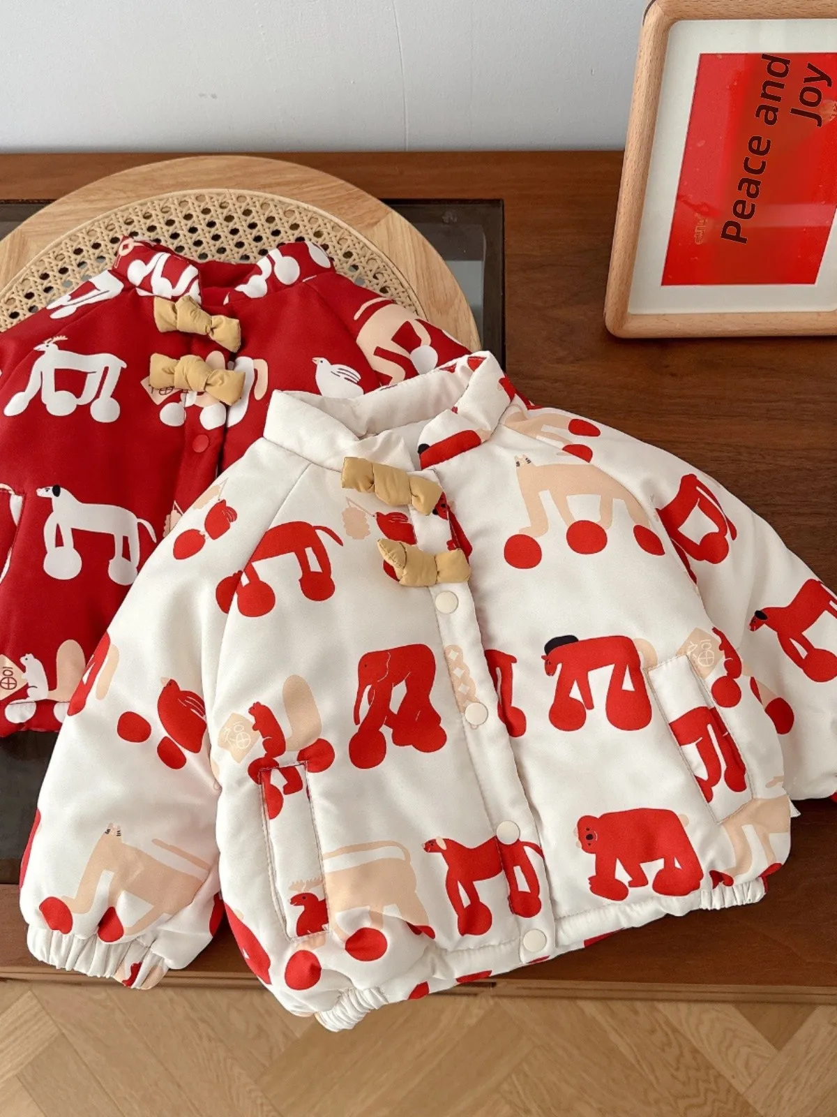 Утепленная хлопковая куртка Thiened, новогодний наряд для детей, зимнее пальто с мультяшным принтом для девочек и мальчиков
Утепленная хлопковая куртка Thiened, новогодний наряд для детей, зимнее пальто с мультяшным принтом для девочек и мальчиков