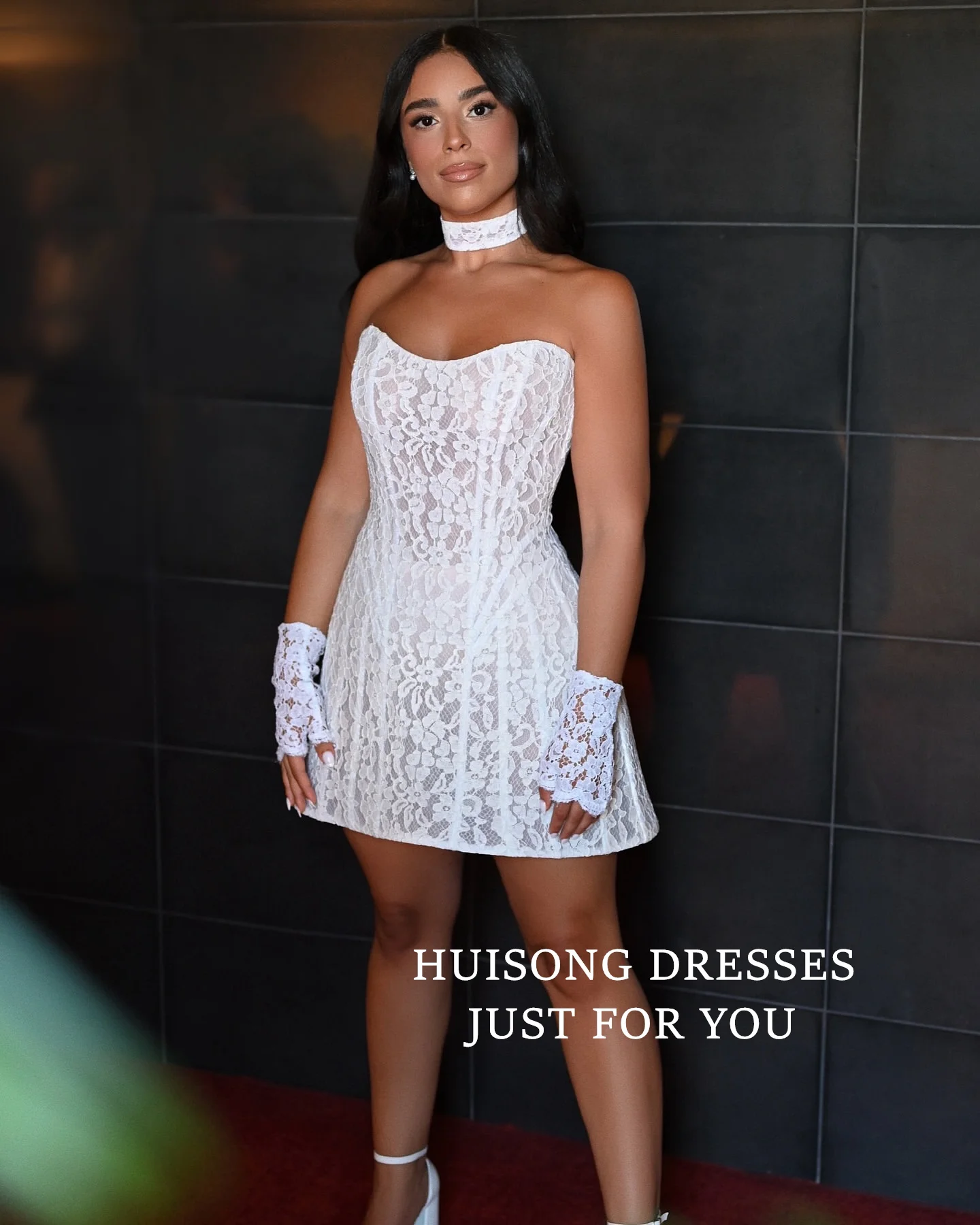 HUISONG Customized Short Wedding Dresses Lace Appliques Sleeveless Strapless Mini Bridals Gowns A-Line Wedding Party Dress
HUISONG Customized Short Wedding Dresses Lace Appliques Sleeveless Strapless Mini Bridals Gowns A-Line Wedding Party Dress
