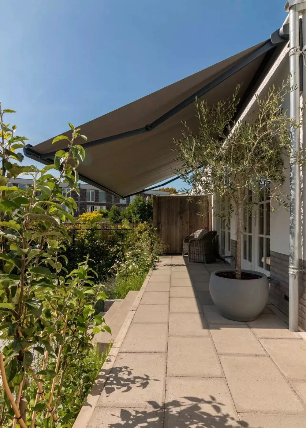 Wholesale Motorized Folding Arm Canopy Awning Sunshade Patio Retract Outdoor Terrace Balcony Use Garden Roof Rainproof Awnings
Wholesale Motorized Folding Arm Canopy Awning Sunshade Patio Retract Outdoor Terrace Balcony Use Garden Roof Rainproof Awnings