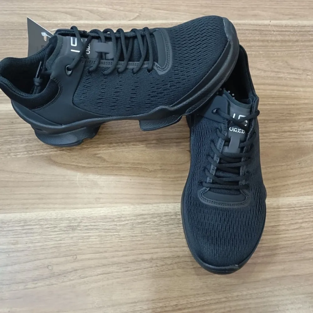 Athletic Shoes Men Running Lightweight Tennis Mesh Sneakers Stylish Luxury Brand Outdoor Summer Trekking Fitness Exercise Trail
Athletic Shoes Men Running Lightweight Tennis Mesh Sneakers Stylish Luxury Brand Outdoor Summer Trekking Fitness Exercise Trail