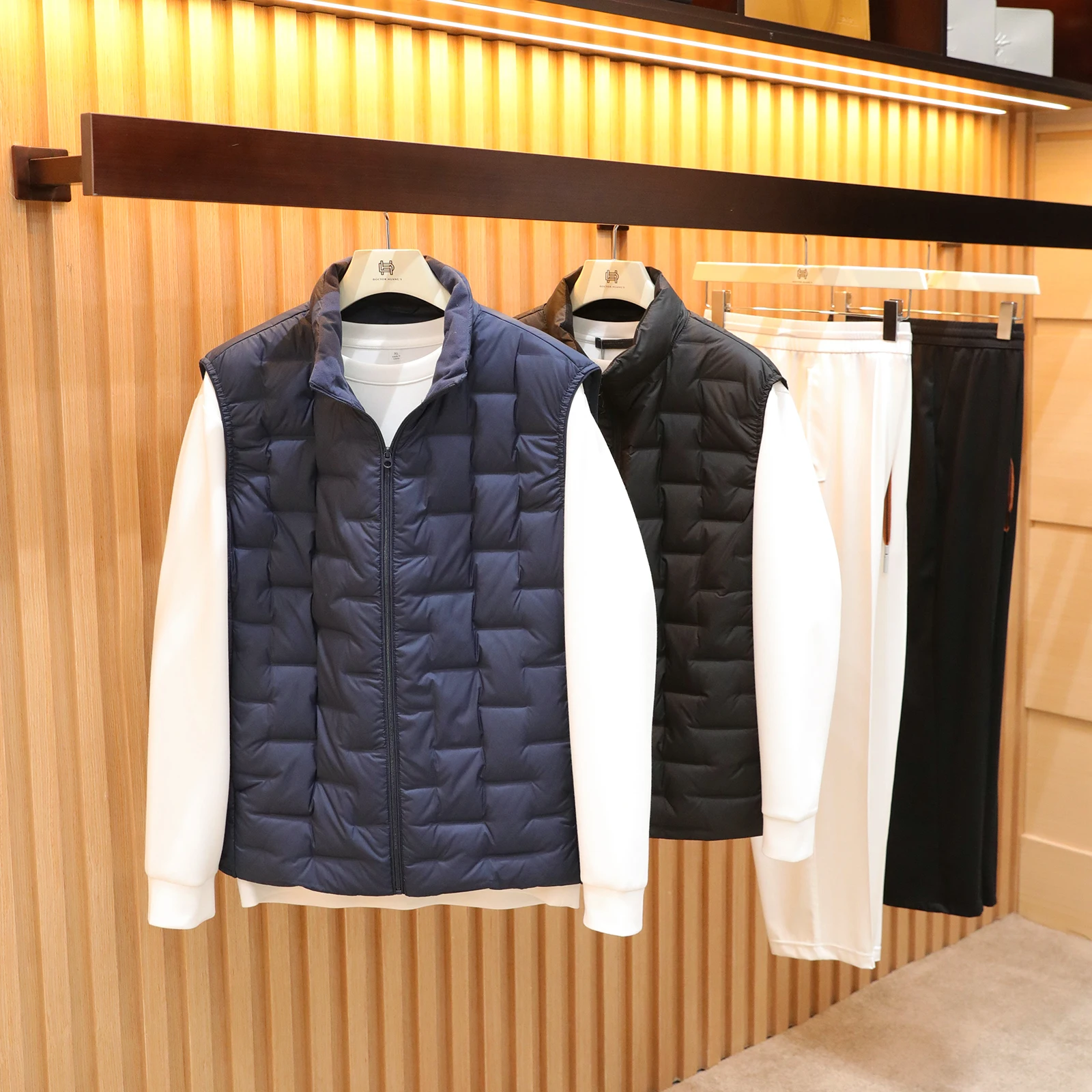 Легкий пуховый жилет для мужчин, ветрозащитный, теплый, с воротником-стойкой, для активного отдыха, белый, из пера, повседневный, городской стиль
Легкий пуховый жилет для мужчин, ветрозащитный, теплый, с воротником-стойкой, для активного отдыха, белый, из пера, повседневный, городской стиль