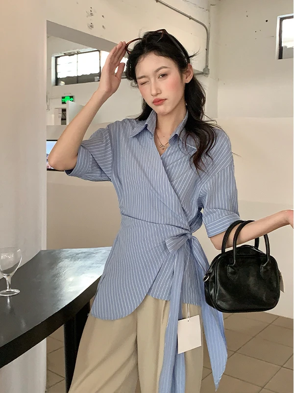 French Style Striped Bubble Sleeve Shirt Women's Short Sleeve Belted Waist Slimming Young-looking Turn-down Collar Top
French Style Striped Bubble Sleeve Shirt Women's Short Sleeve Belted Waist Slimming Young-looking Turn-down Collar Top