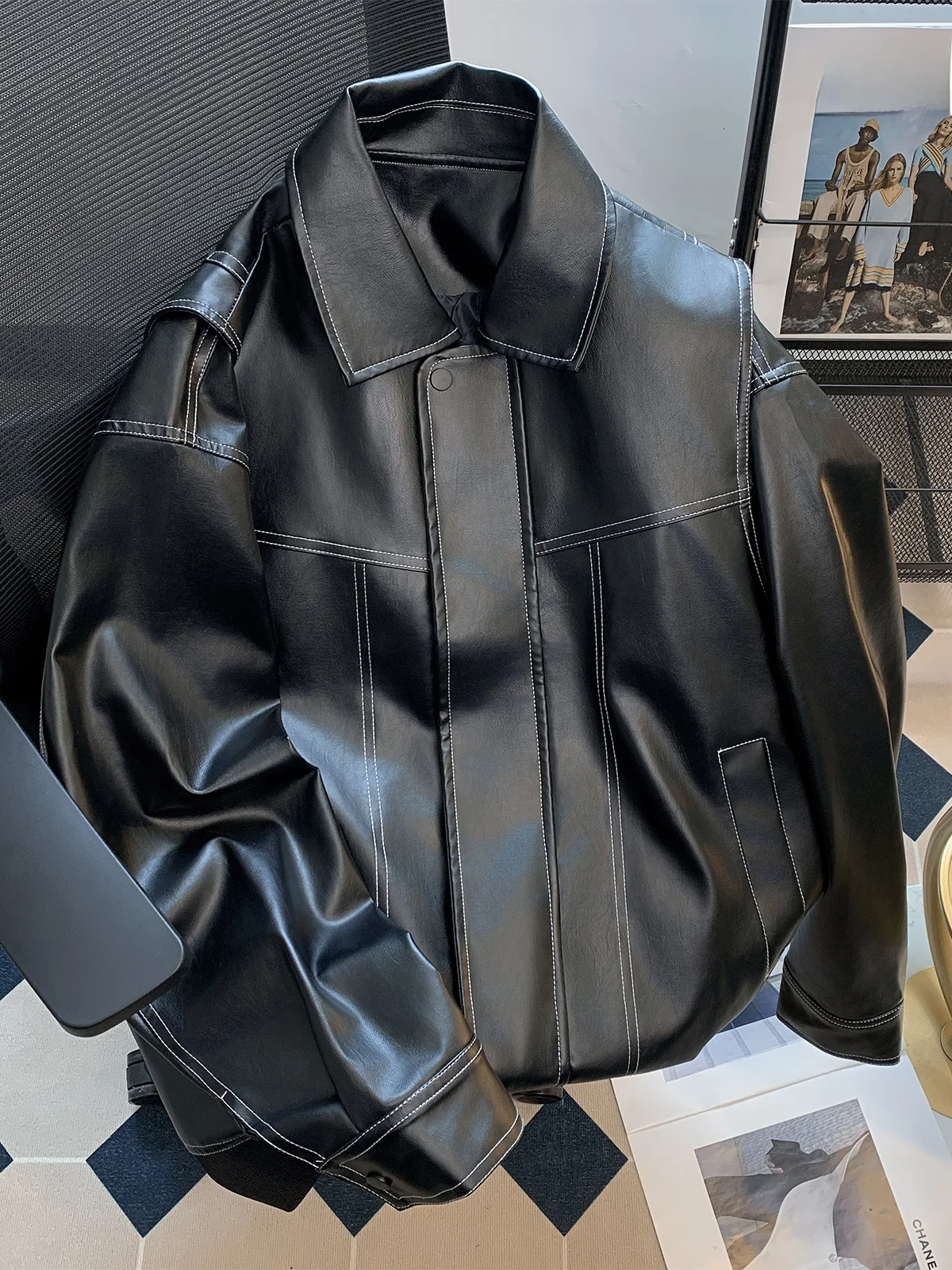 Retro American Motorcycle PU Leather Jacket Men Loose Trendy Spring Autumn Stitching Design Unique Style Youth Culture
Retro American Motorcycle PU Leather Jacket Men Loose Trendy Spring Autumn Stitching Design Unique Style Youth Culture