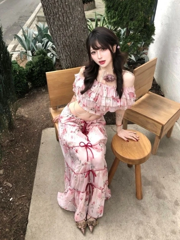 Summer Beautiful Floral Print One-Shoulder Midi Dress Set Vacation Style Lace Trim Short Sleeve Casual Fashion Outfits
Summer Beautiful Floral Print One-Shoulder Midi Dress Set Vacation Style Lace Trim Short Sleeve Casual Fashion Outfits
