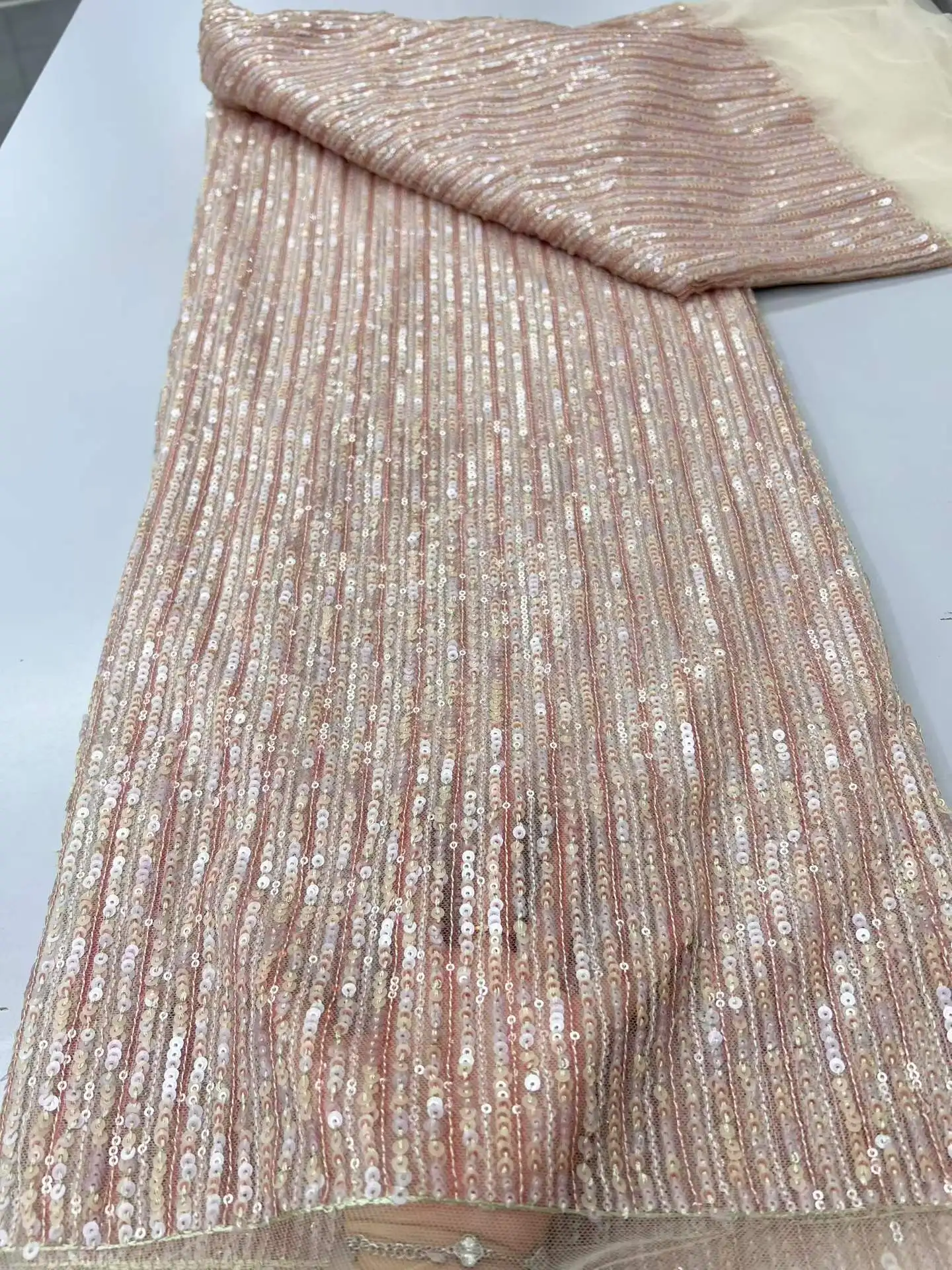 African Mesh Lace Fabric With Sequins 2026 High Quality French Sequins Tulle Lace Fabric for Women Party Dresses Material Sewing
African Mesh Lace Fabric With Sequins 2026 High Quality French Sequins Tulle Lace Fabric for Women Party Dresses Material Sewing