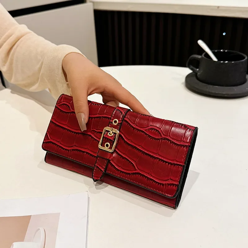 Женский кошелек для монет и карт, трехсекционный, для банковских карт и мелочи
Женский кошелек для монет и карт, трехсекционный, для банковских карт и мелочи