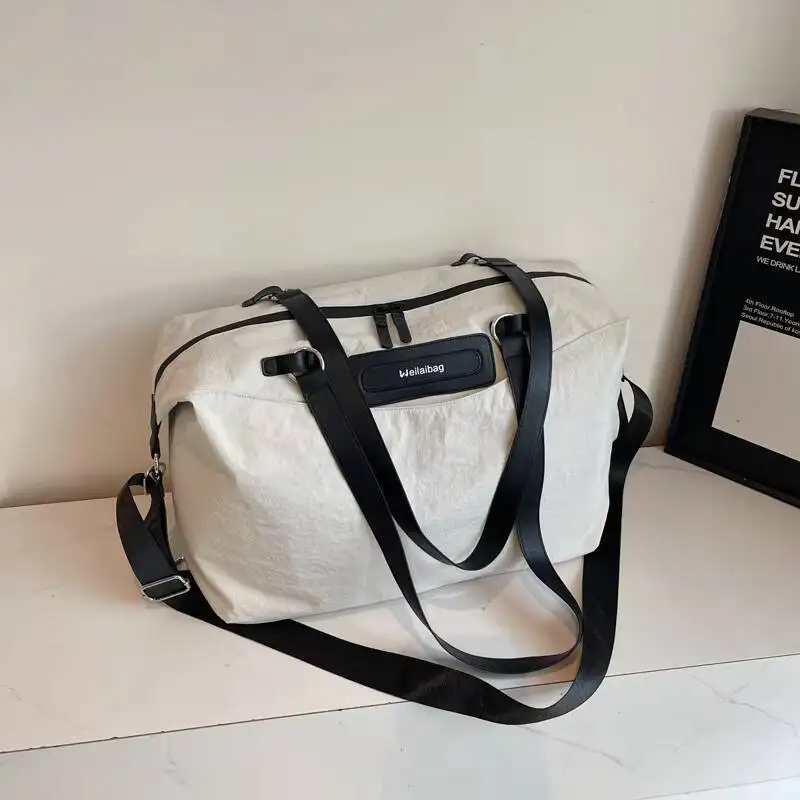 Large-Capacity Minimalist Khaki Travel Bag Casual, Versatile Waterproof Shoulder Bag Stylish Sports Fitness Bag
Large-Capacity Minimalist Khaki Travel Bag Casual, Versatile Waterproof Shoulder Bag Stylish Sports Fitness Bag