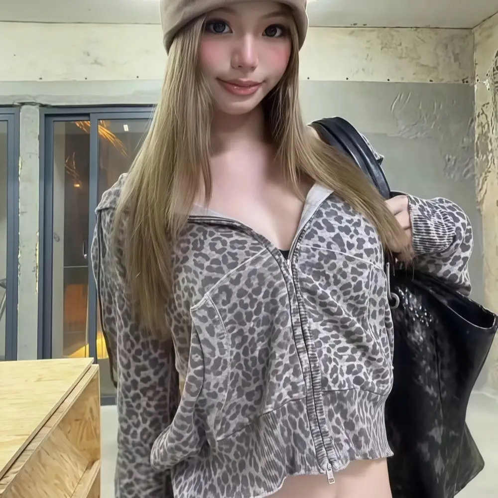 American Retro Leopard Print Hooded Cardigan Women's Wasteland Wind Autumn and Spring New Washed Old Craft Slim Jacket
American Retro Leopard Print Hooded Cardigan Women's Wasteland Wind Autumn and Spring New Washed Old Craft Slim Jacket