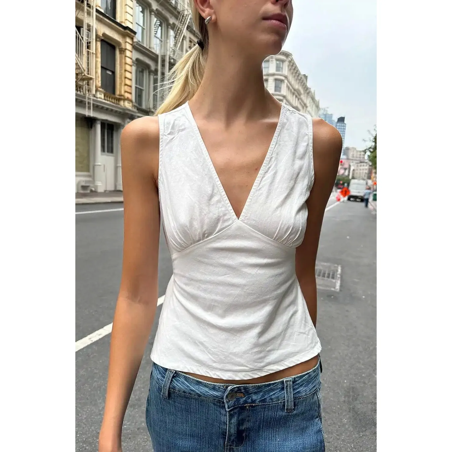Women's White Deep V Ne Tanks Soft Sexy Summer 2024 Trendy Ladies Top Quali Material Other Material 00%
Women's White Deep V Ne Tanks Soft Sexy Summer 2024 Trendy Ladies Top Quali Material Other Material 00%