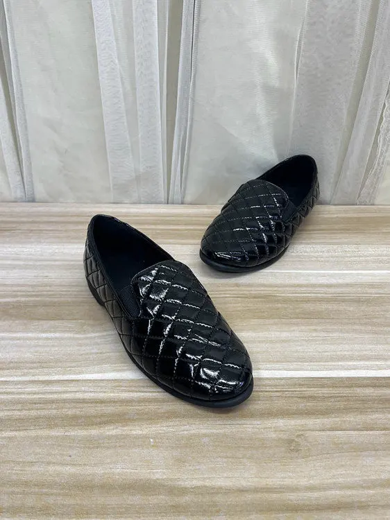 Faionable Women's Slip-On Loers Comfortable Heel Diamond Pattern Flat Bot Soft Synthetic Leather Casual Footwear
Faionable Women's Slip-On Loers Comfortable Heel Diamond Pattern Flat Bot Soft Synthetic Leather Casual Footwear