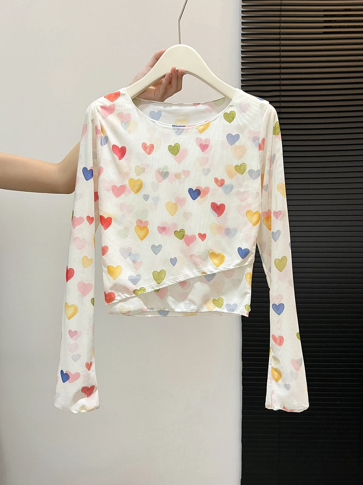 Dopamine Heart Print Long Sleeve Mesh T-Shirt Women's Early Spring Short Style Sweet Top Self-Keeping Korean Version...
Dopamine Heart Print Long Sleeve Mesh T-Shirt Women's Early Spring Short Style Sweet Top Self-Keeping Korean Version...