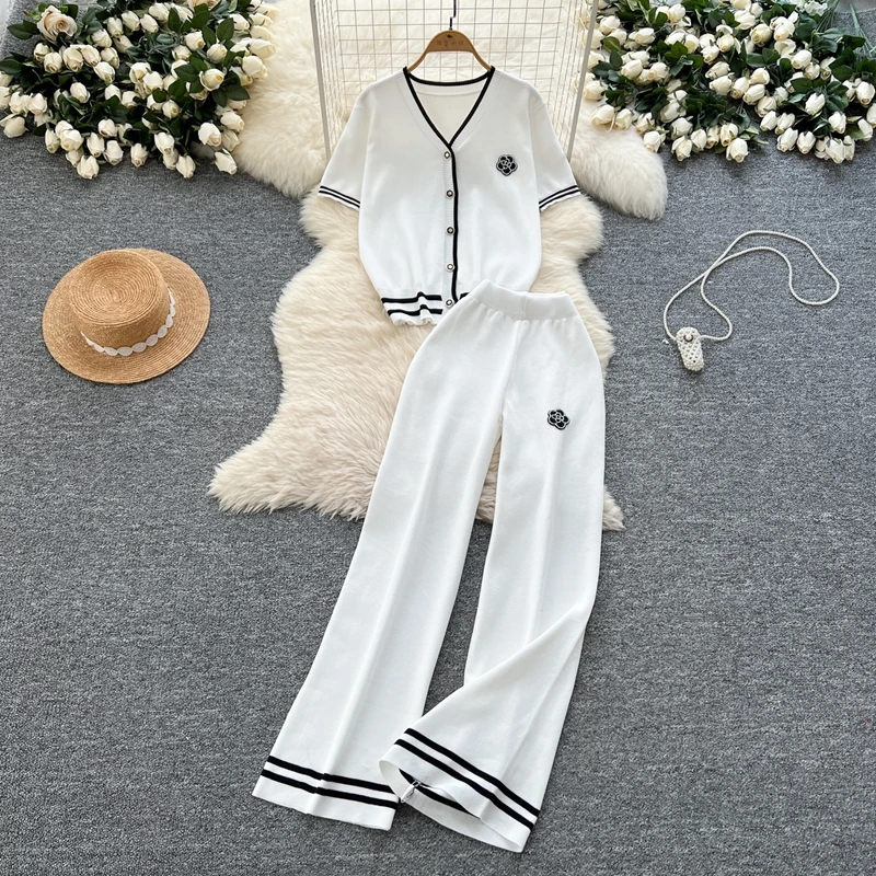 High End Embroidery Flares Flower Color Blocked Short Sleeved Knitted Cardigan Top Wide Leg Pants Summer Two-Piece Set 
High End Embroidery Flares Flower Color Blocked Short Sleeved Knitted Cardigan Top Wide Leg Pants Summer Two-Piece Set